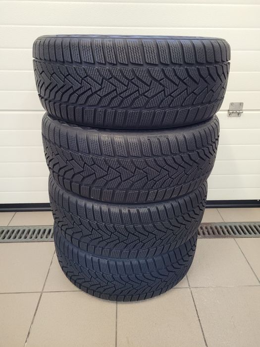 235/45 R18 Uniroyal WinterExpert