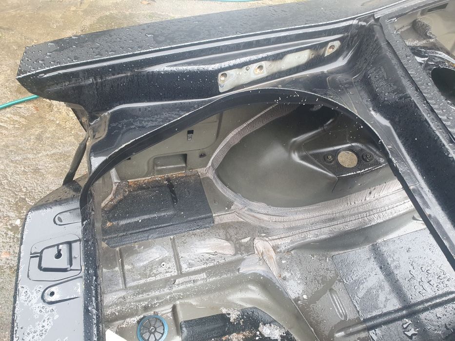 Błotnik lewy tył Dodge challenger 2018 rok