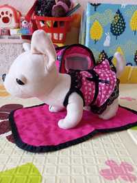 Іграшка Собачка в сумочці з ковриком.