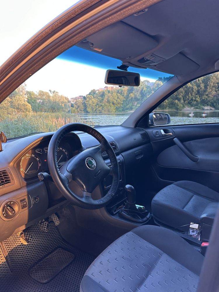 Skoda octavia tour 1.6 mpi