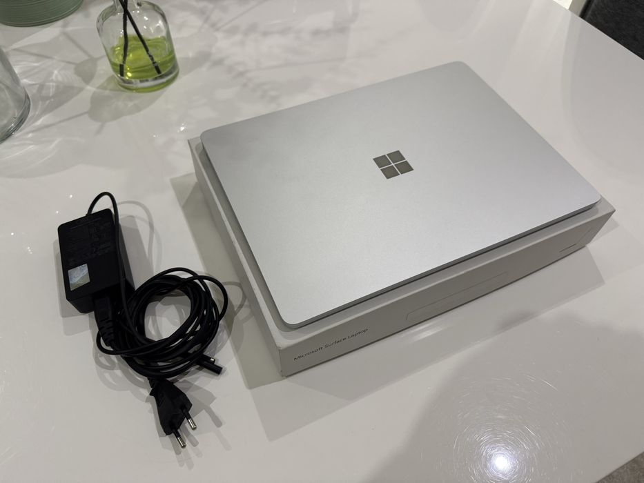 Microsoft Surface Laptop 13.8" | 7th Edição Copilot+