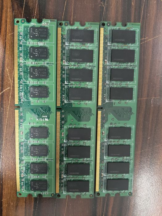 Kości RAM 2GB DDR2 PC2-6400 DIMM