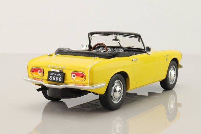 Triple 9: Honda S800 descapotável 1/18