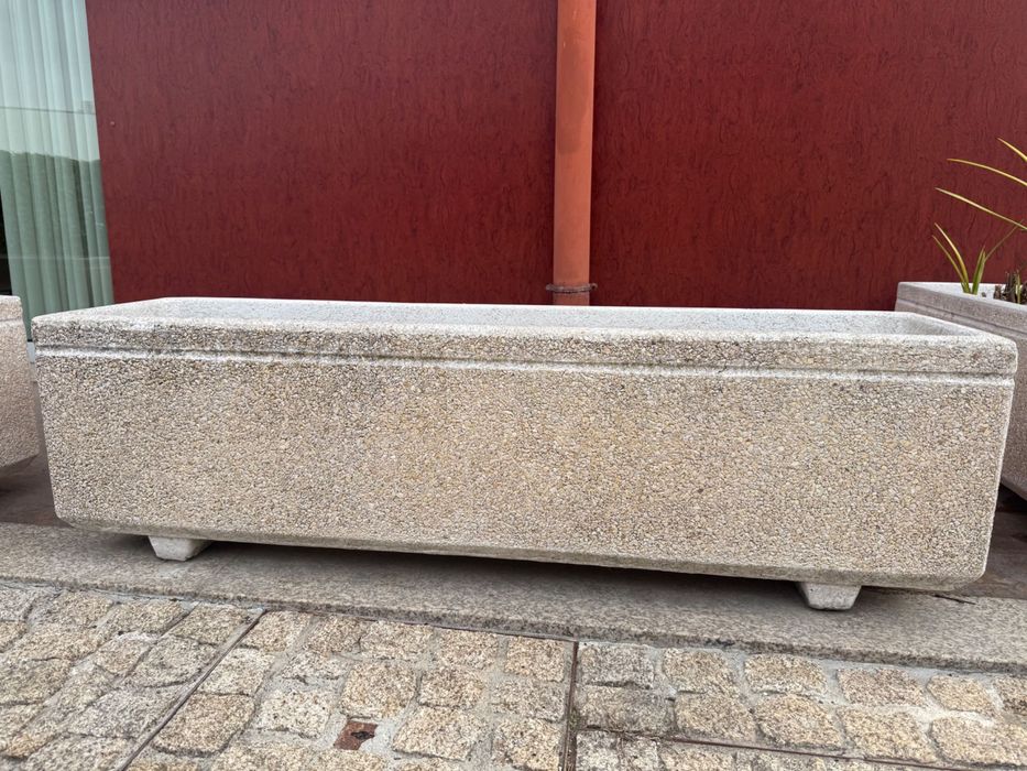 Floreira em betão e marmorite 120x30x36