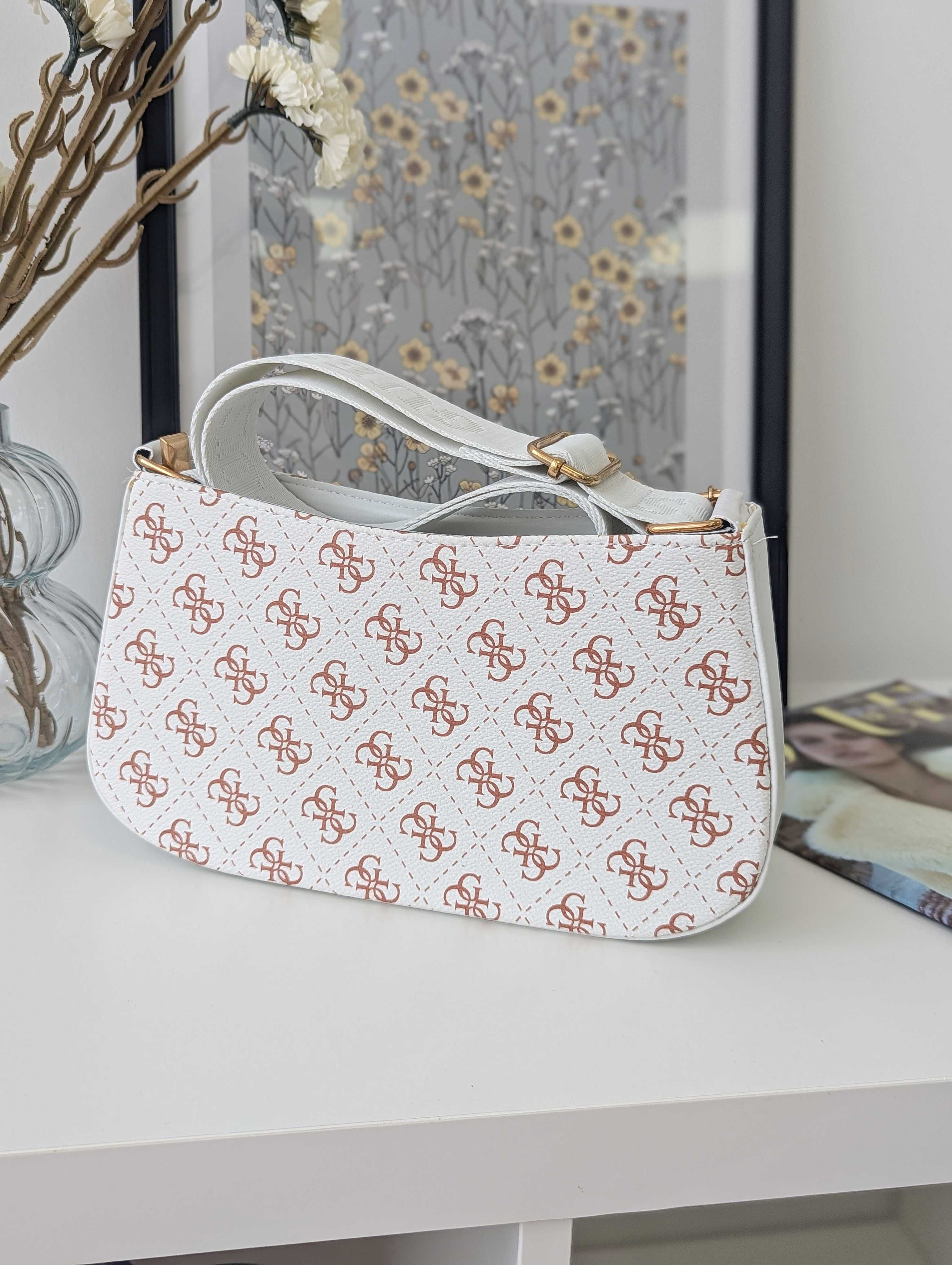 Жіноча сумка Guess багет через плечо Гесс белый , снежный