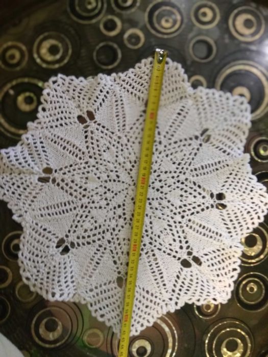 Вязаная  салфетка