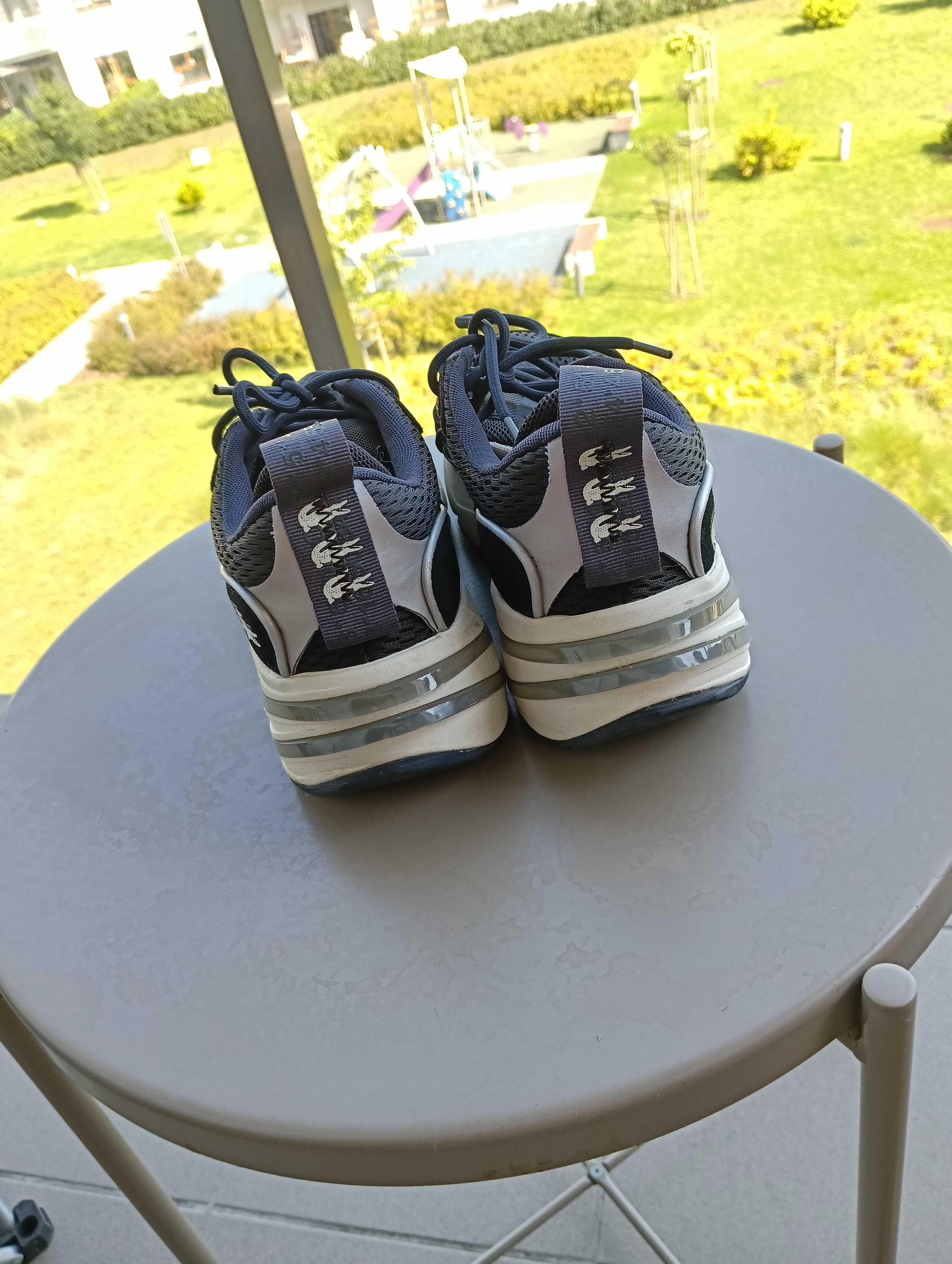 Prawie nowe buty, zalożone dwa razy, ale nie pasuje rozmiar.