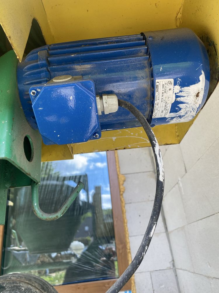 Betoniarka 260l defro