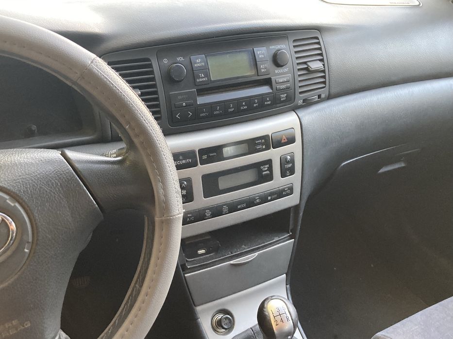 2003 Toyota Corolla 1.4 VVT-i GPL com 170 mil km no motor