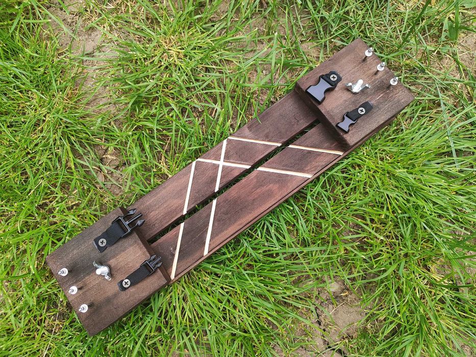 Станок для плетіння браслетів з паракорду.