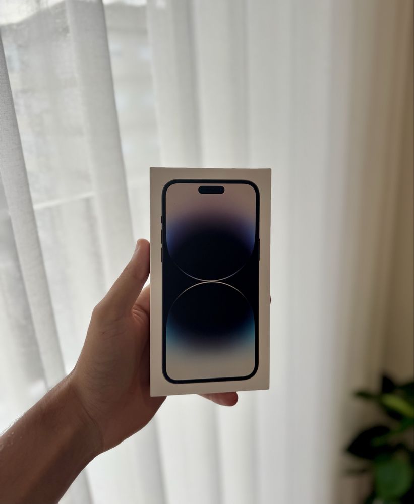 IPhone 14 Pro Max Preto Sideral 256 GB + Acessorios (COMO NOVO)