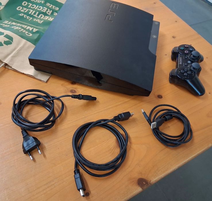 Playstation 3 Slim 320gb Desbloqueada LER DESCRIÇÃO