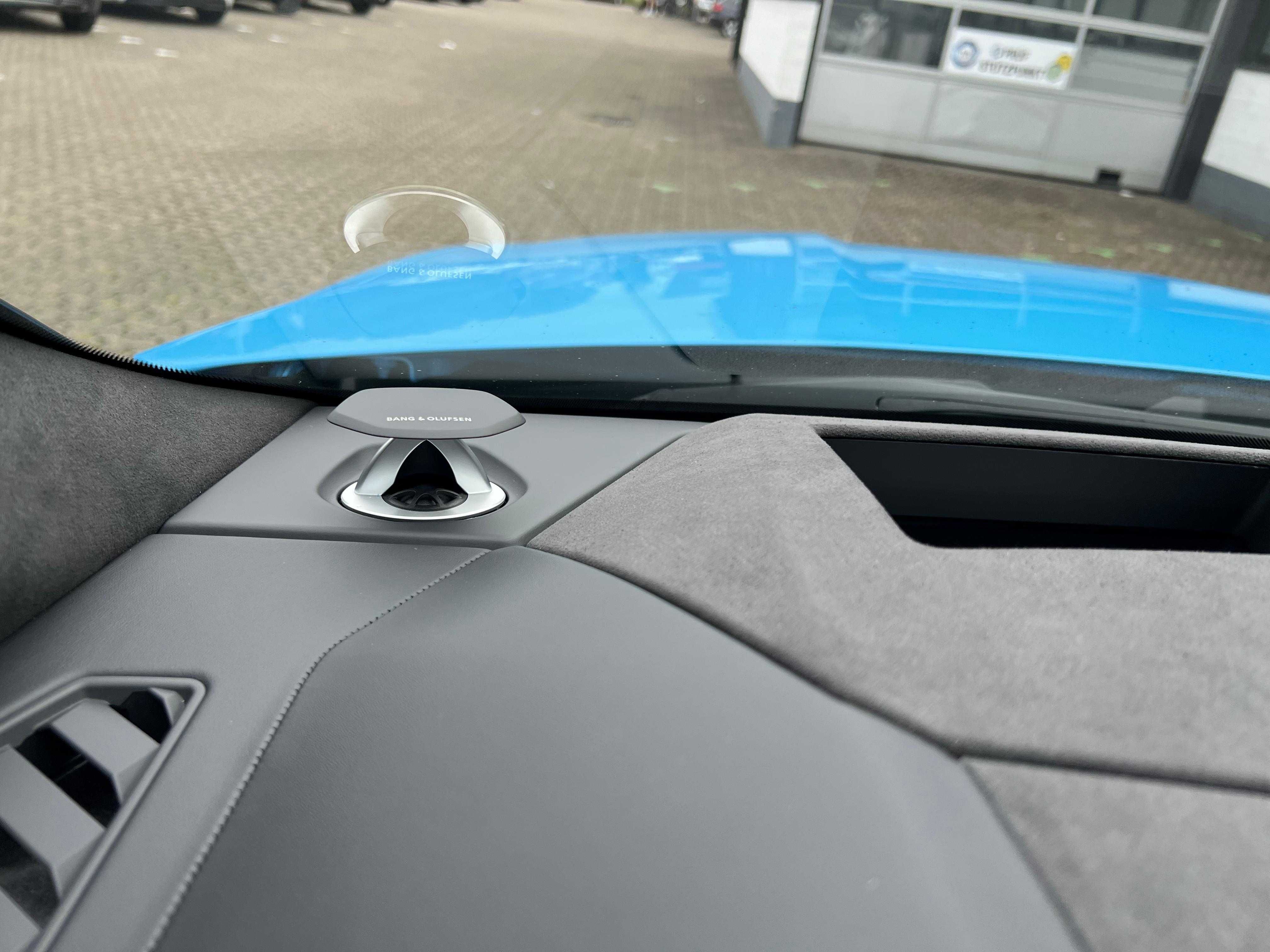 Lamborghini URUS SE 2025