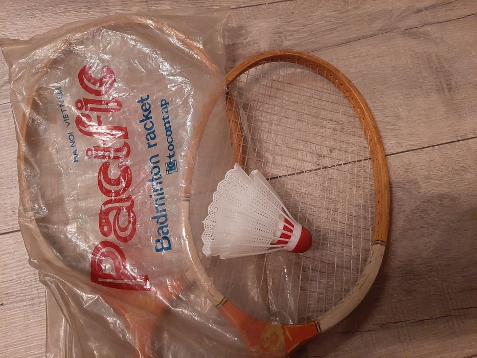 Zestaw rakiet do badmintona z dwoma lotkami