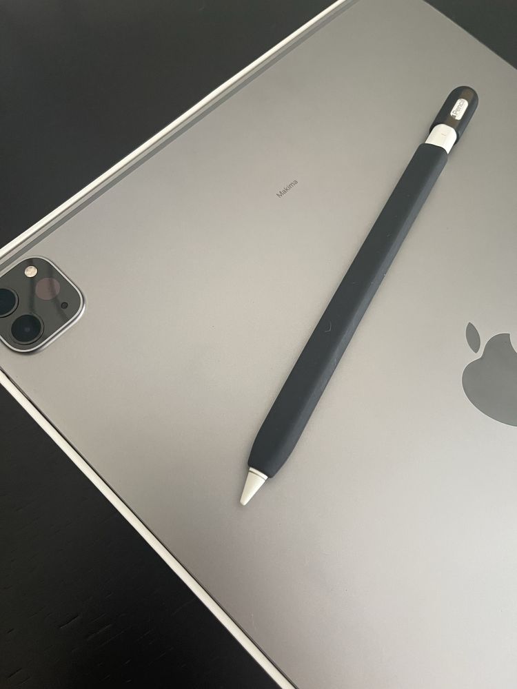 iPad Pro (12.9-inch) (6th generation)