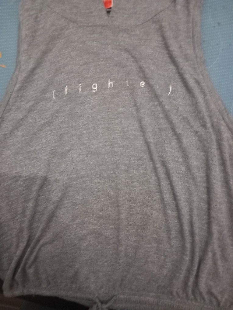 Camisola/top para adolescente sem mangas e com carapuço da bershka