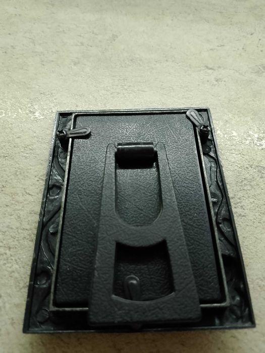 Metalowa ramka na zdjęcia przedwojenna stara rzeźba mala