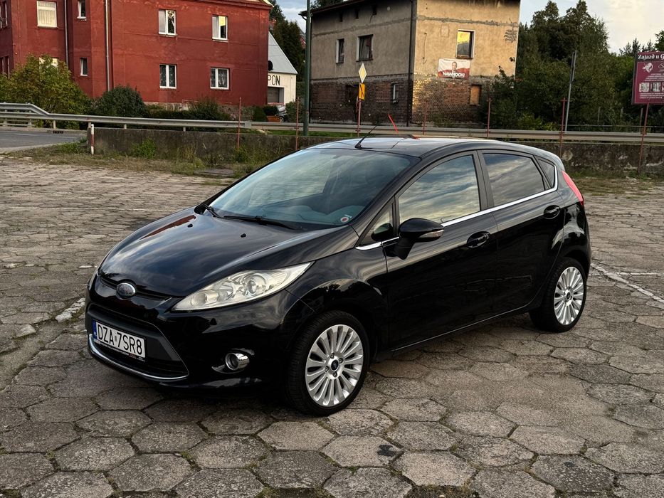 Ford Fiesta 1.2 Benzyna Klimatyzacja 5-Drzwiowa ekonomiczna.