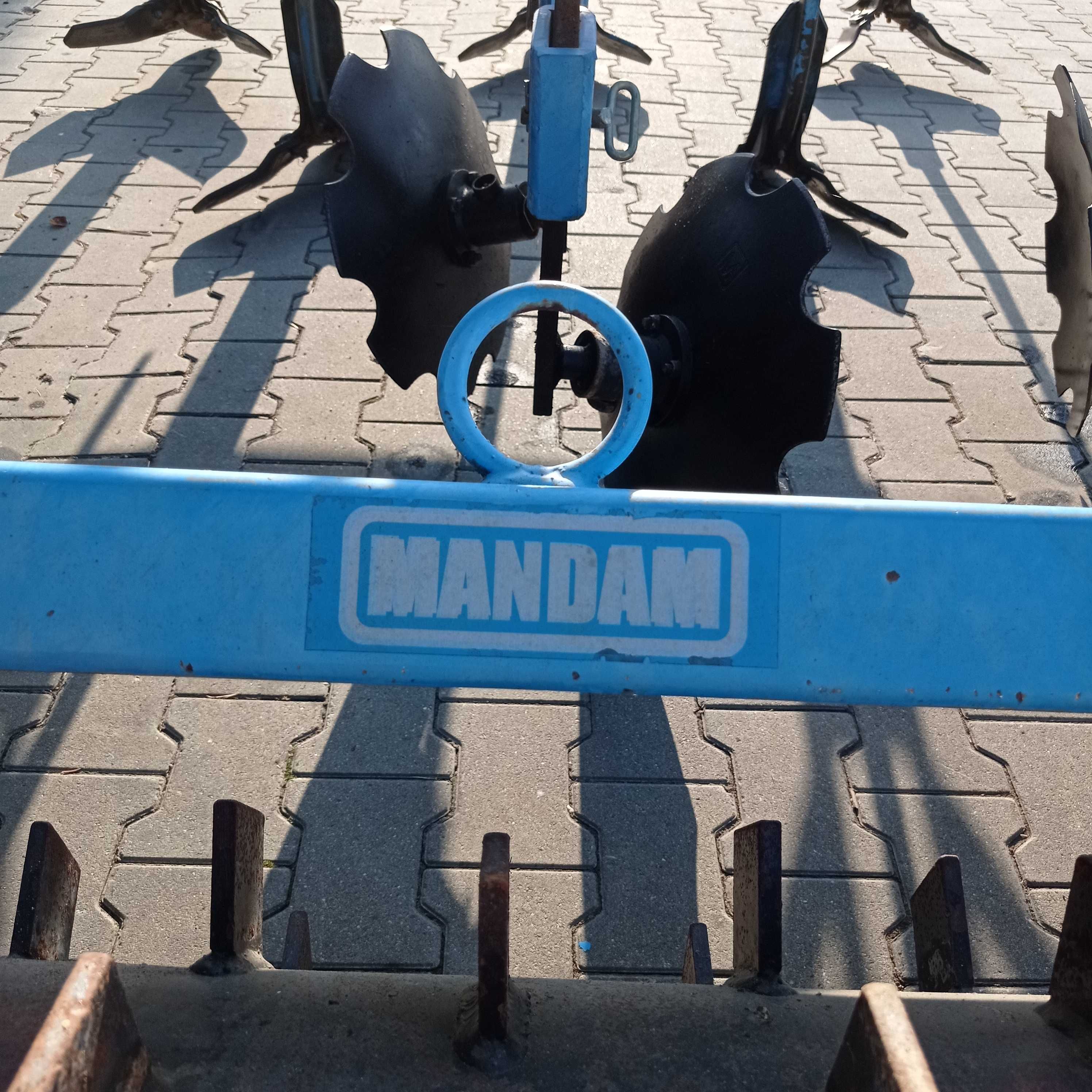 Kultywator uprawowo-ścierniskowy MANDAM KUS-3,0B