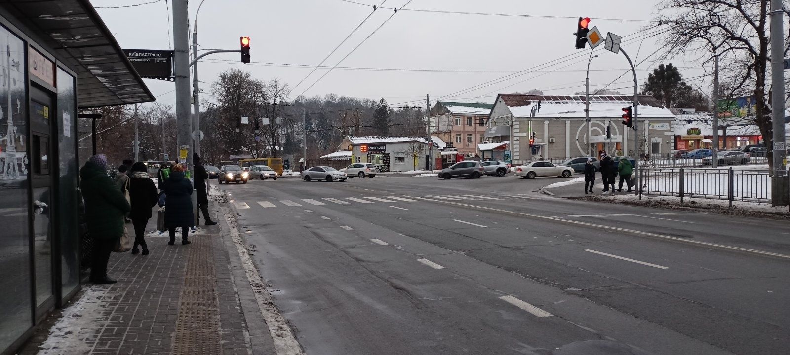 Здається зупинка "Новомостицка" вул. Вишгородська 12