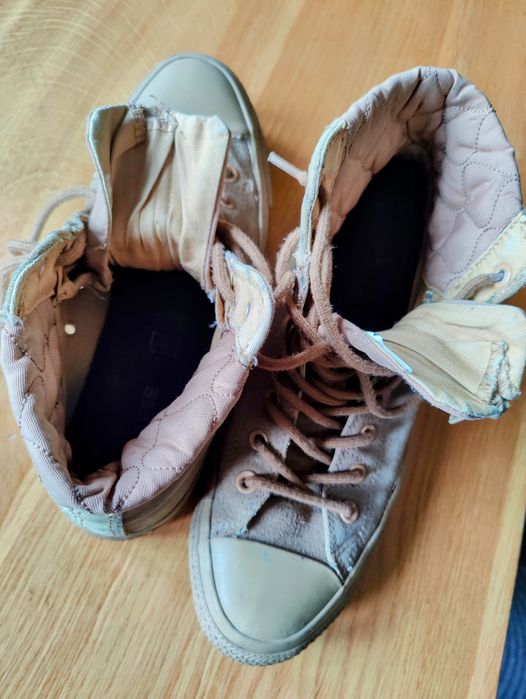 Converse All Star – wysokie, beżowe, klasyczny styl