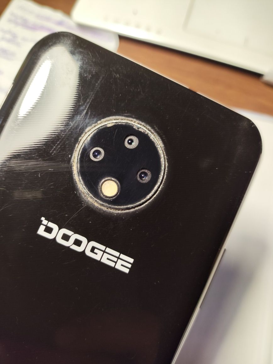 Телефон DOOGEE не вмикається