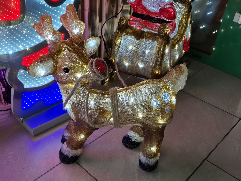 Figurka LED Święty Mikołaj z reniferem akryl