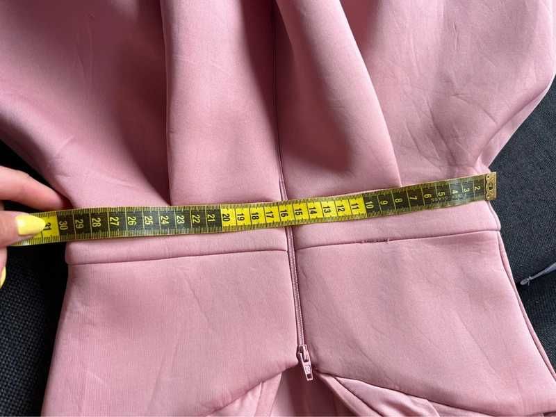 Asos s 36 xs Sukienka asymetryczna na wesele  Pionkowa odkryte ramiona