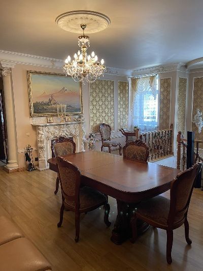 Трехэтажный дом премиум класса в самом Центре города!