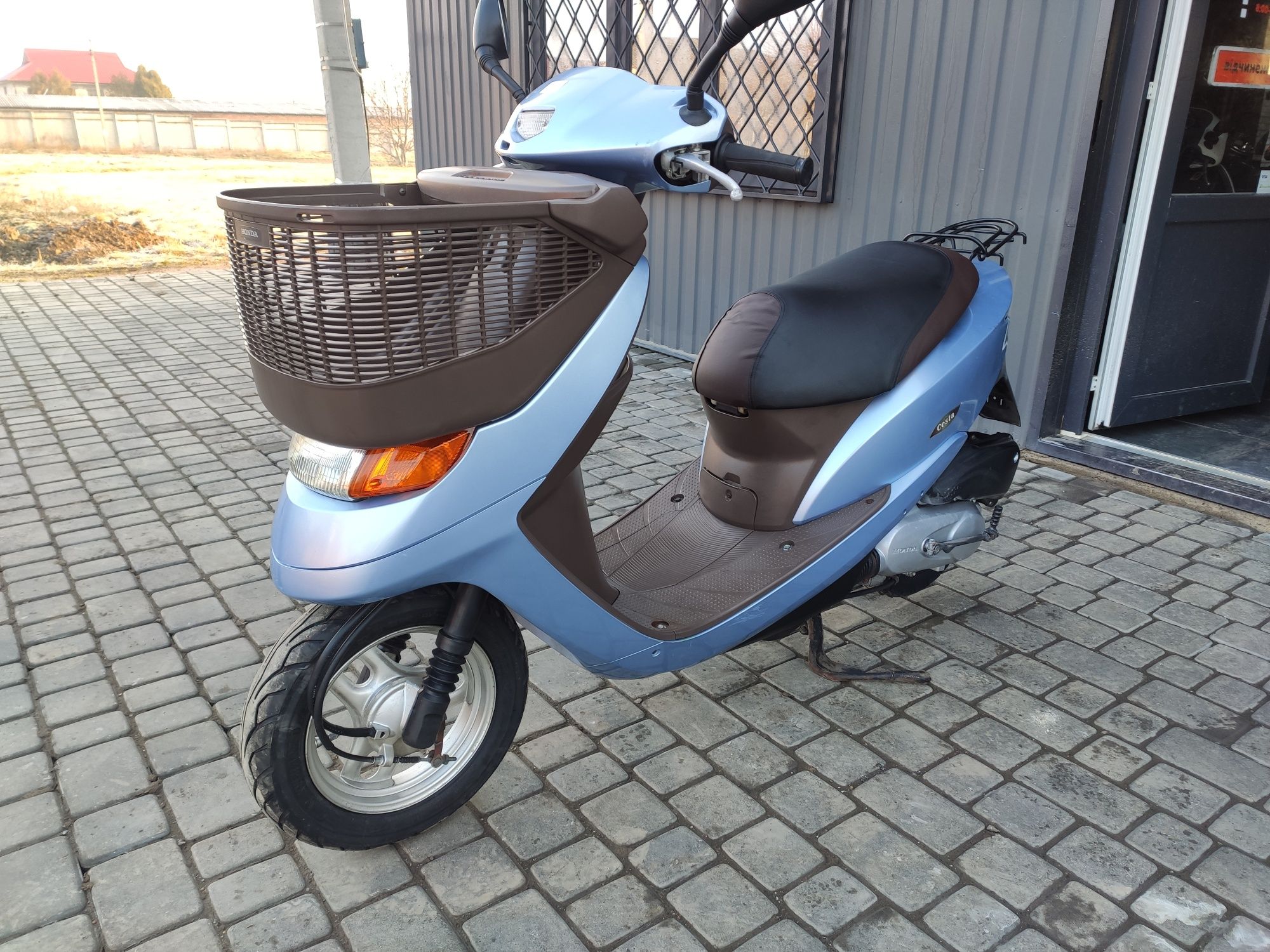 Honda Cesta 62 з контейнера