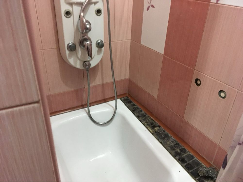 Сдам квартиру комнаты раздельно Екатериненская площадь,1