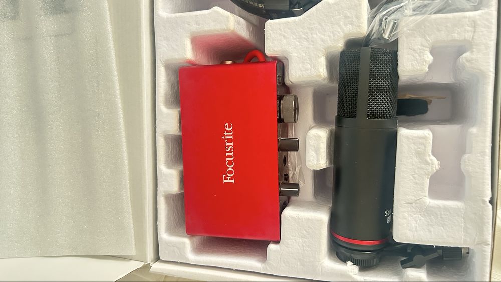 Microfone scarlett solo studio