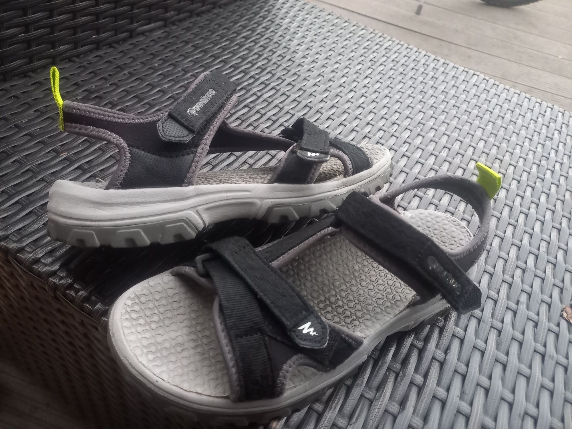 Sandałki Decathlon rozmiar 35 22,5 cm sandały sportowe czarne Quechua