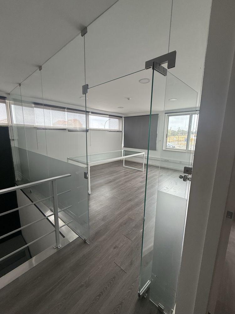 Aluga-se Pavilhão Amadora 1.000m2