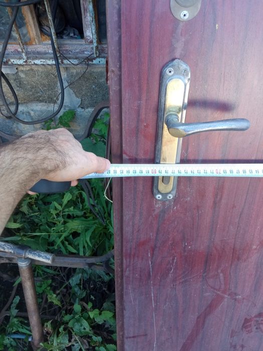 Дверь металлическая для дома