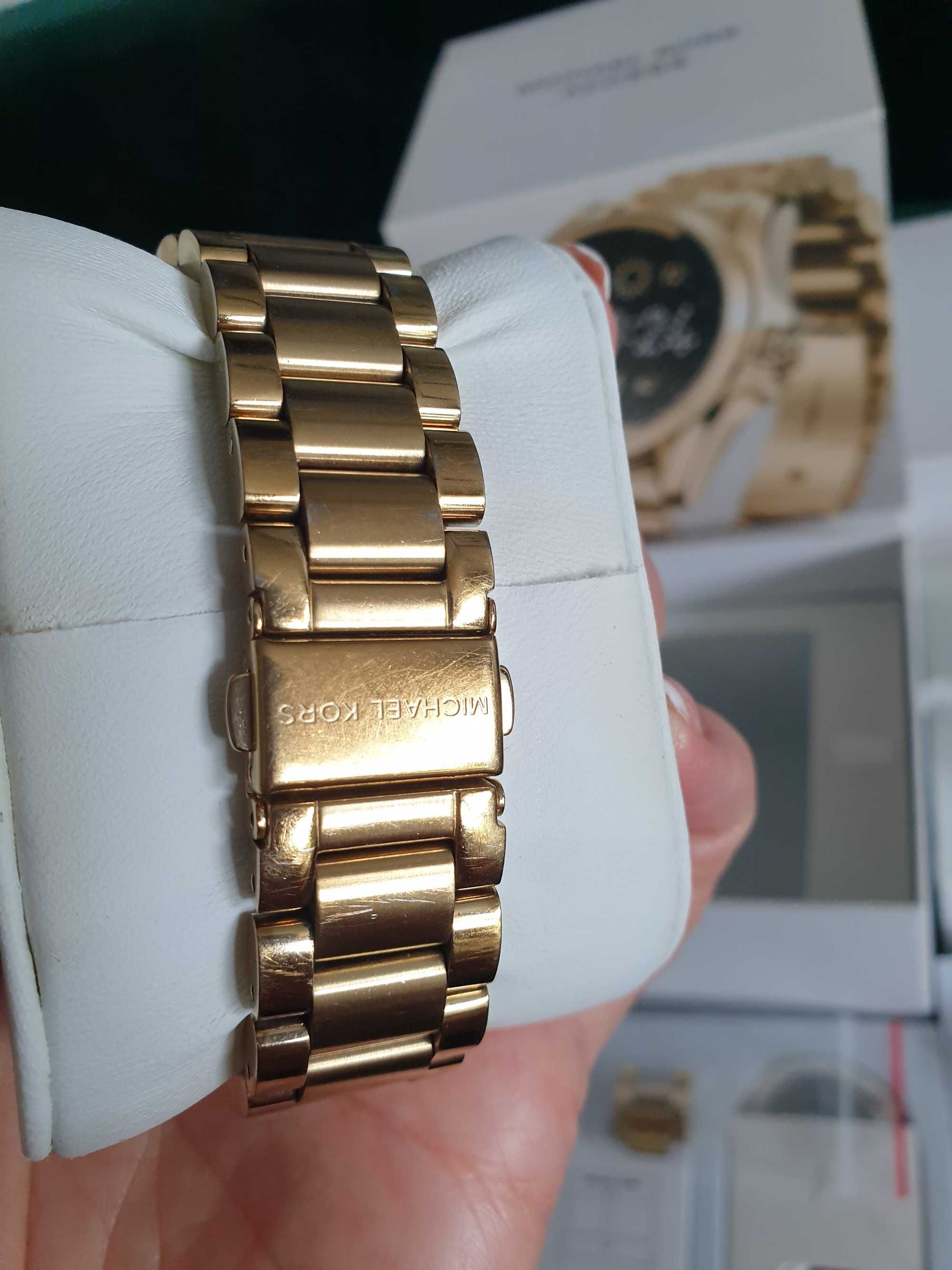 Smartwatch Michael Kors MKT5001 na części