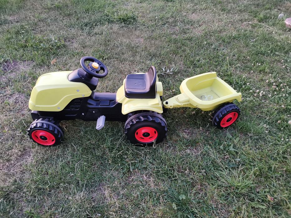 Traktorek dla dziecka Smoby na pedały