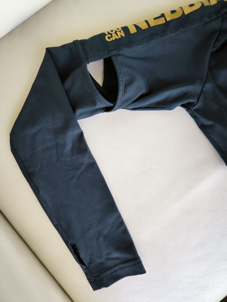Top sportowy z długim rękawem rashguard z dziurką na palec