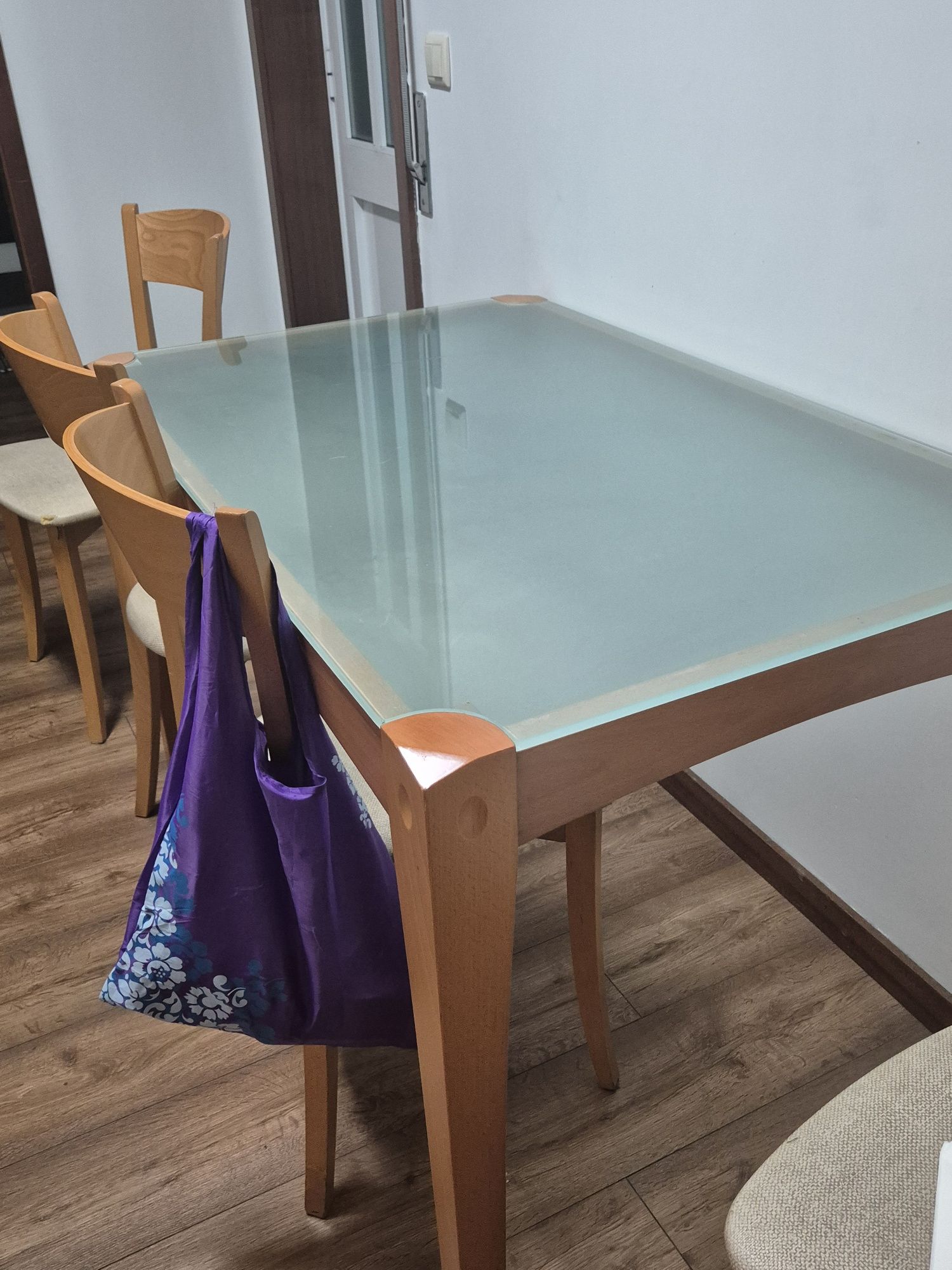 Mesa de jantar com 4 cadeiras