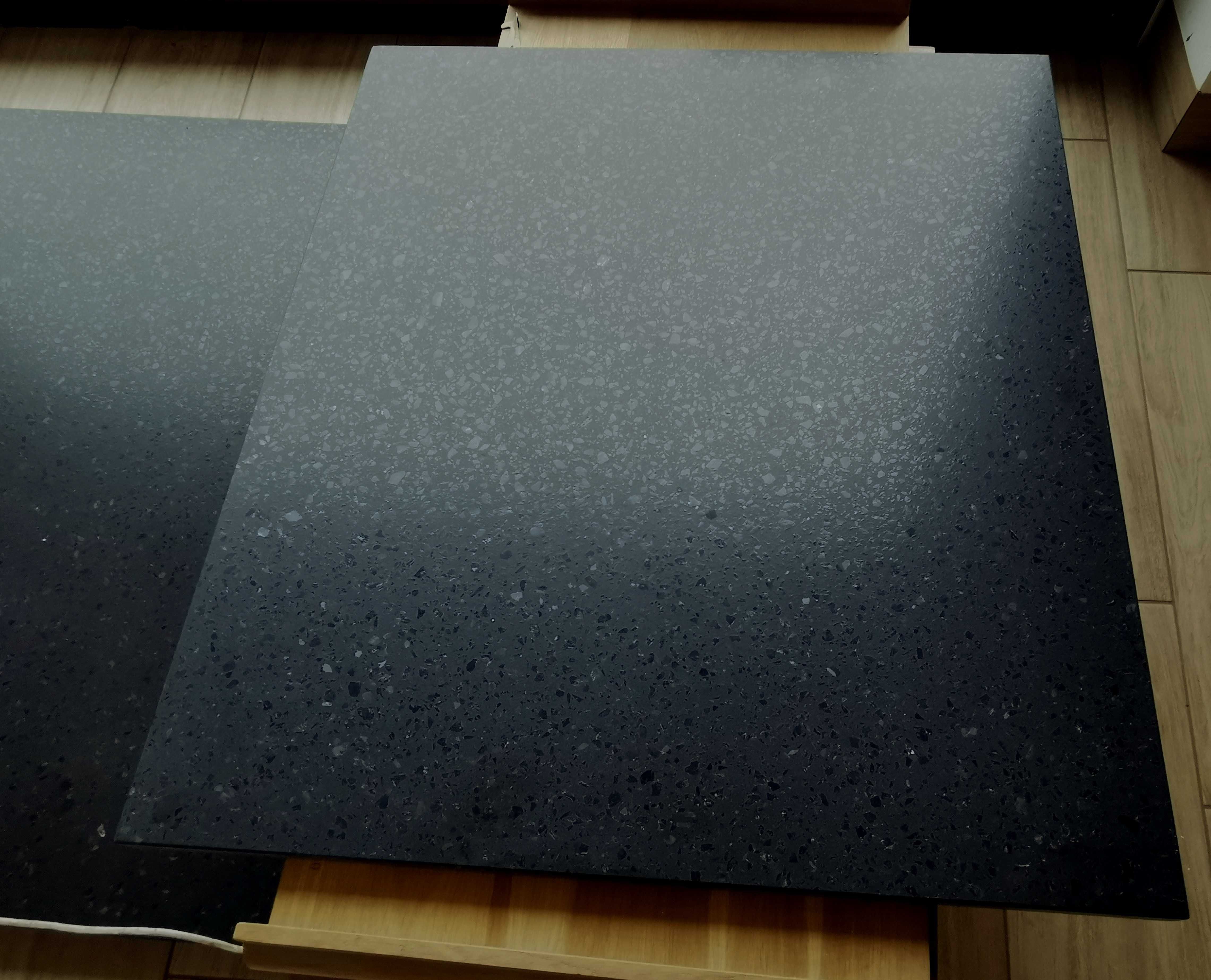 Blat konglomerat kwarcowy Technistone czarny 119 x 91 x 2 cm