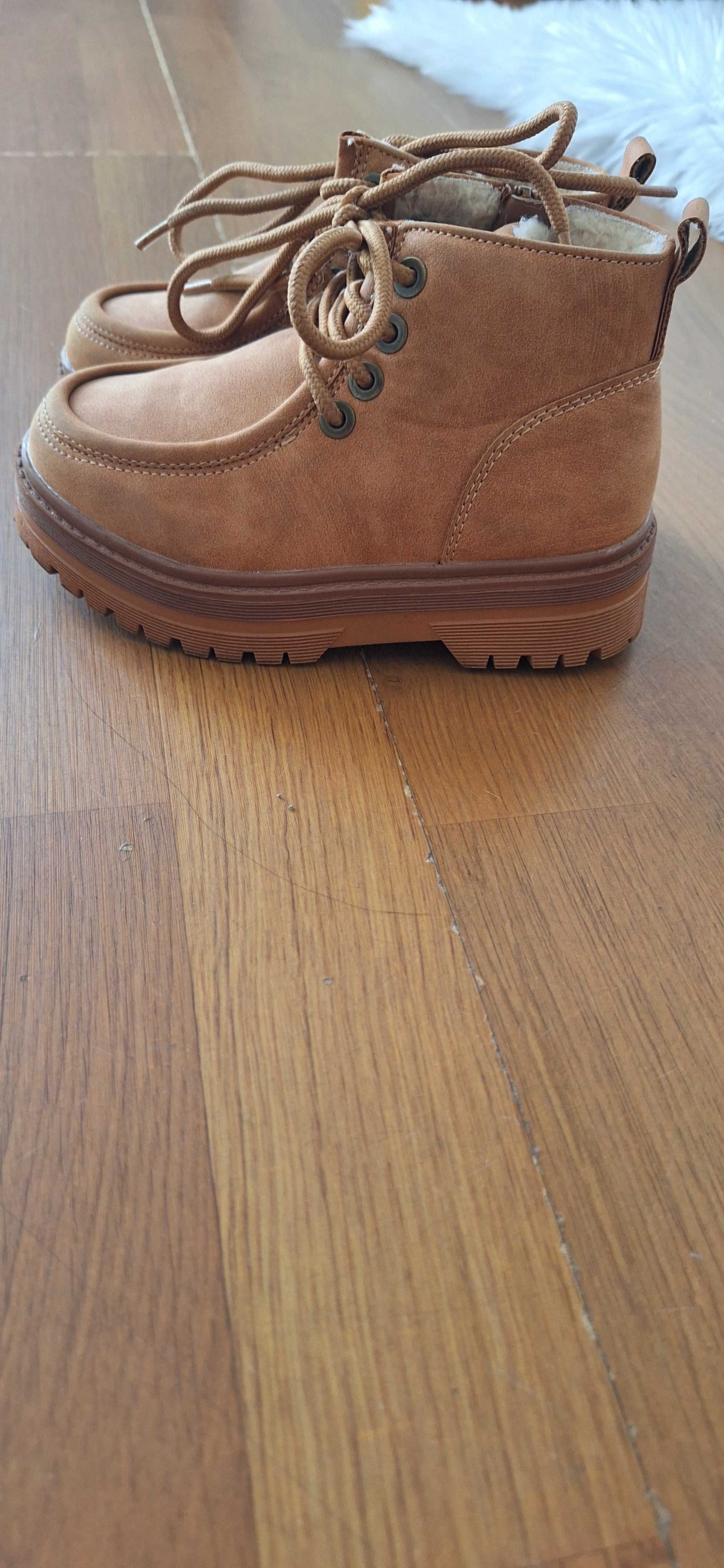 Buty zimowe ocieplane