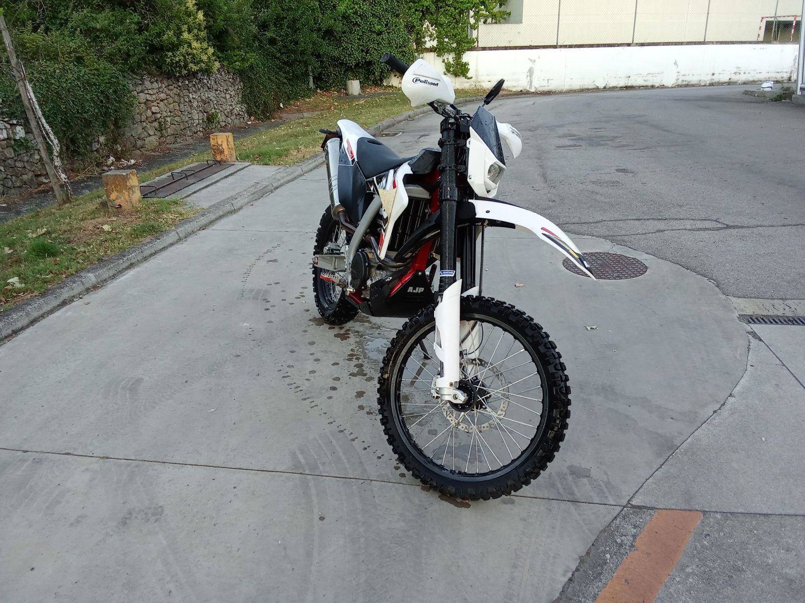 AJP SPR 250 Enduro