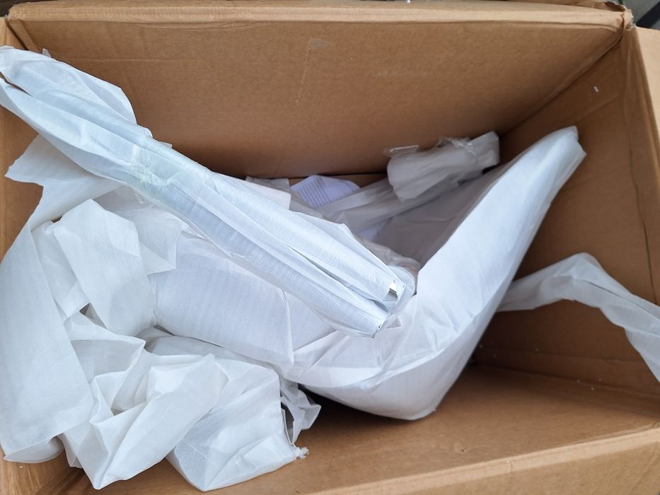 2 Cadeiras Novas na caixa