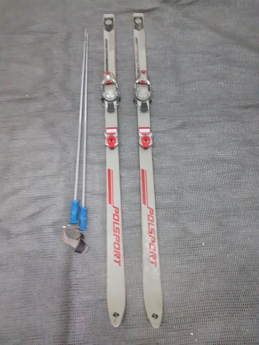 Narty stare polskie polsport z wiązaniami marker z tamtej epoki