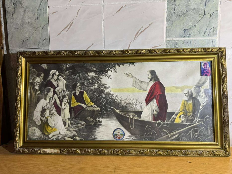 Obraz religijny „Kazanie Jezusa nad jeziorem” w złotej ramie– 41×84 cm