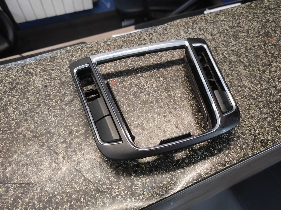 SKODA SUPERB 2 RAMKA OBRAMOWANIE SKRZYNI BIEGÓW PANEL PRZYCISKÓW 3T0863212B WYSYŁKA !!!!