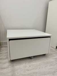 Mesa com rodizios IKEA