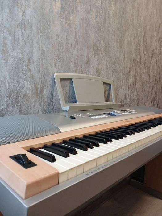 Синтезатор Yamaha    DGX-620
