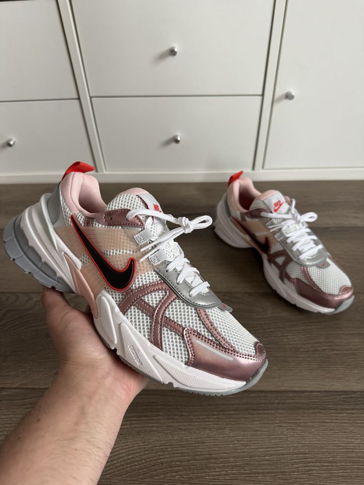 Кросівки жіночі Nike V2K Run оригінал 41р