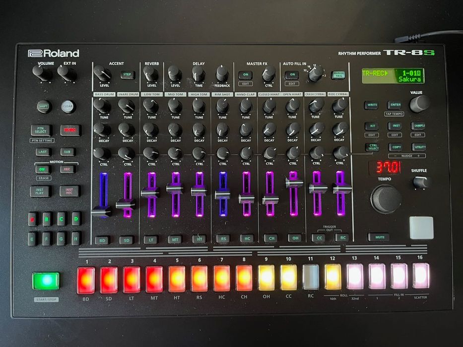 Roland TR 8S Como Novo